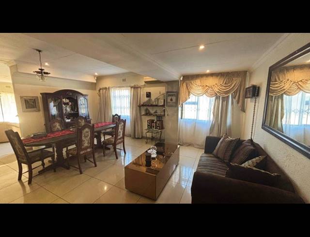 4 BEDROOM HOUSE FOR SALE IN BRACKENHURST